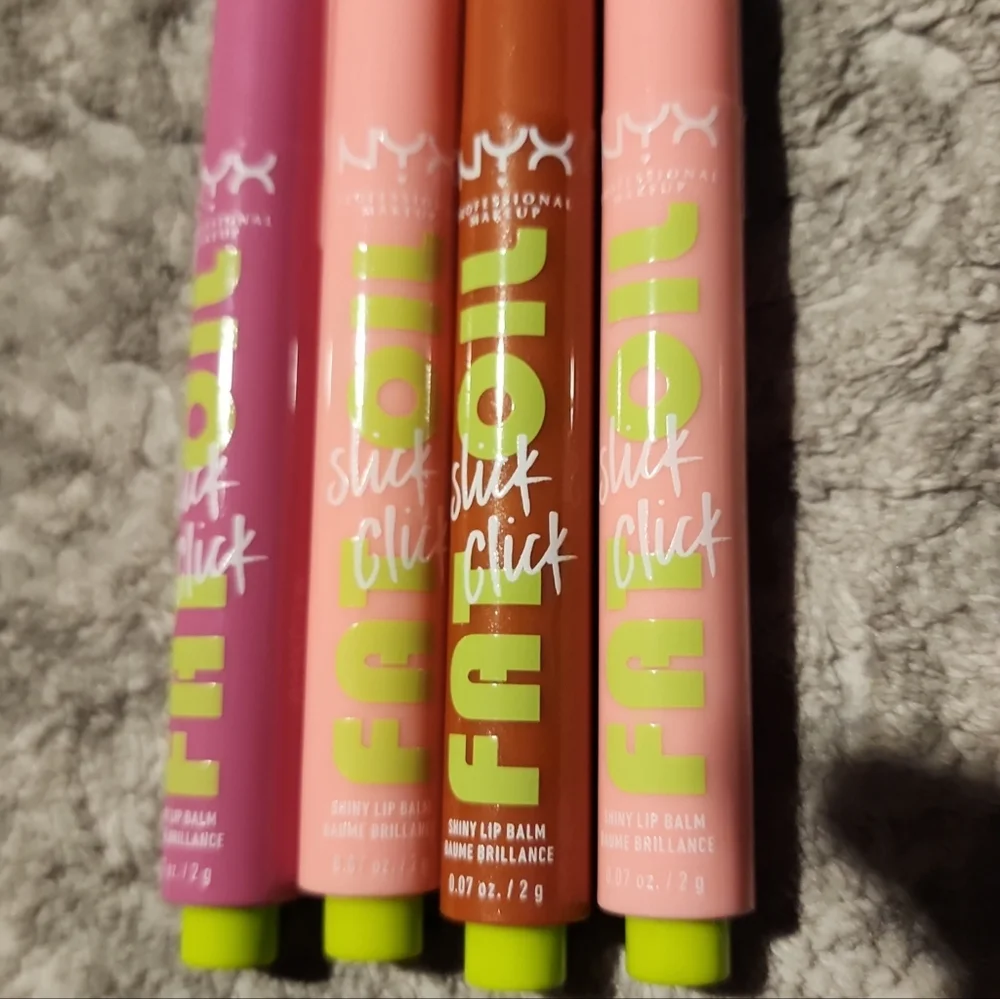 LIPSTICKS GALORE! - Picture 12 of 14